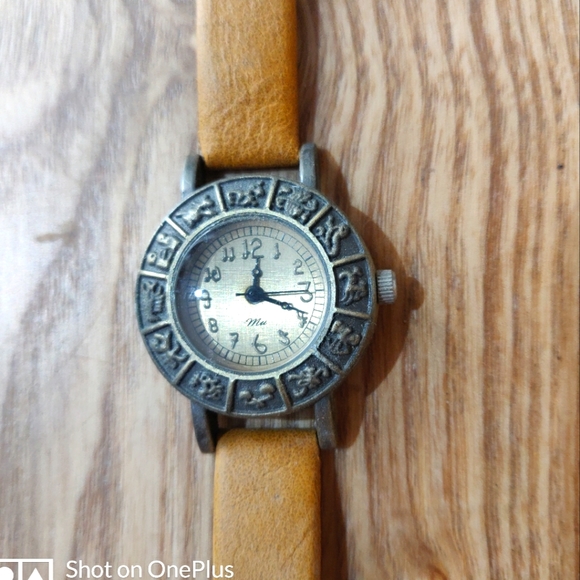Vintage look wristwatch